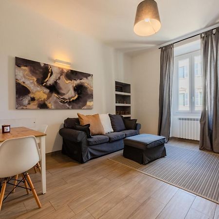 Moscova Modern Apartment Милан Экстерьер фото